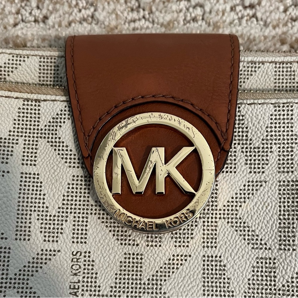 MICHAEL KORS Fulton Small White Saffiano Leather Crossbody Purse MK monogram - Picture 4 of 16